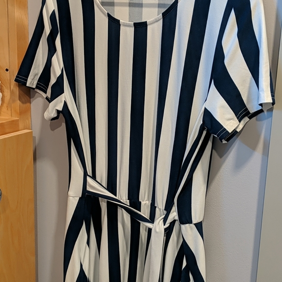Navy and White Spring dress WITH pockets - Picture 3 of 4